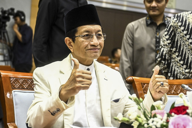 Menteri Agama Nasaruddin Umar bersiap mengikuti rapat kerja bersama Komisi VIII DPR di Kompleks Parlemen, Senayan, Jakarta, Rabu (12/3/2025). Foto: Rivan Awal Lingga/ANTARA FOTO