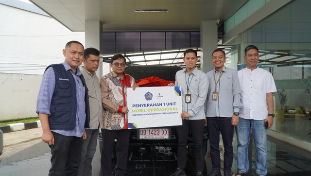 Unismuh Terima Mobil Operasional Fortuner dari Bank Sulselbar Syariah