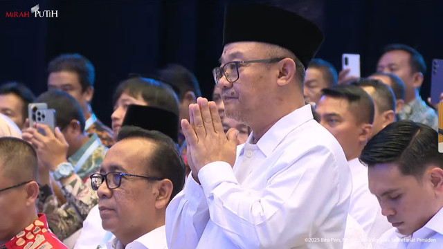 Menteri pendidikan dasar dan menengah tahun 2024-2029, Abdul Mu'ti di acara peluncuran Mekanisme Baru Tunjangan Guru ASN Daerah Langsung ke Rekening Guru, 13 Maret 2025. Foto: YouTube/ Sekretariat Presiden