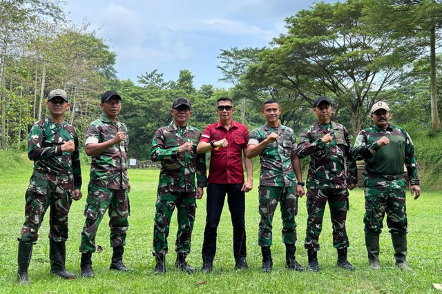 KALAPAS JEMBER KUNJUNGI MARKAS BRIGIF 9/DHARAKA YUDHA/2 KOSTRAD