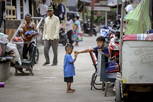 Anak-anak pemulung di Kampung Sumur, Jakarta Timur. Foto: Jamal Ramadhan/kumparan