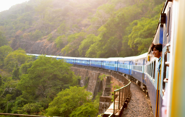 Kereta Ekonomi New Generation Bandung-Jogja. Foto hanya sebagai ilustrasi, bukan gambar sebenarnya. Sumber foto: Unsplash-JK