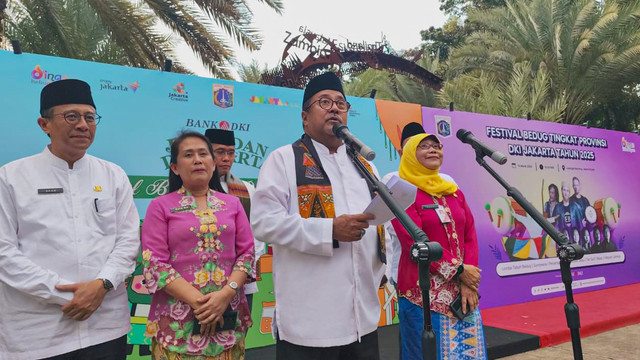 Wakil Gubernur DKI Jakarta Rano Karno menjawab pertanyaan wartawan di Lapangan Banteng, Jakarta Pusat, Jumat (14/3). Foto: Alya Zahra/kumparan 