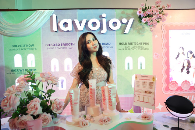 Konferensi pers peluncuran varian baru Let It Glow Daily Shine Tone-Up Body Serum dari Lavojoy di Shangri-La Jakarta, Selasa (11/3/2025). Foto: Lavojoy