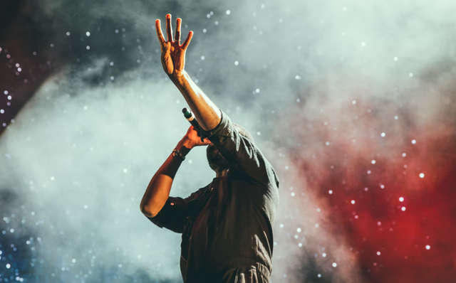 harga tiket konser tur sama sama. Foto Hanya Ilustrasi Bukan Tempat Sebenarnya. Sumber Foto: Unsplash/Austin Neill