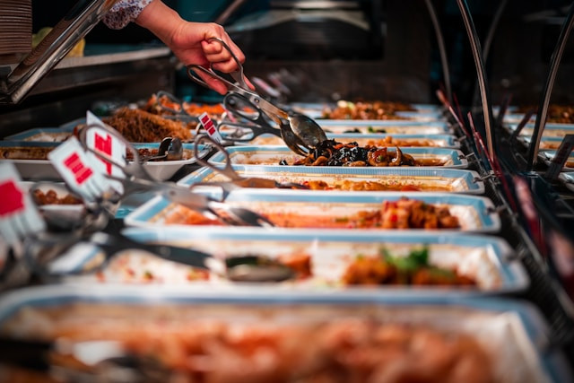 Tempat Buka Puasa All You Can Eat Garut. Foto hanyalah ilustrasi, bukan tempat yang sebenarnya. Sumber: Unsplash/Ulysse Pointcheval