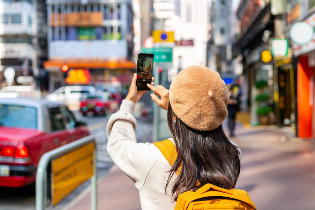 Ilustrasi wisatawan di Hong Kong. Foto: Shutterstock