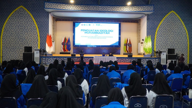 Universitas Muhammadiyah (Unusmuh) Makassar menggelar kegiatan Penguatan Ideologi Muhammadiyah dan Peningkatan Prestasi Mahasiswa Penerima Beasiswa 