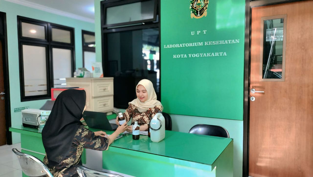 Pelayanan di UPT Laboraturium Kesehatan Kota Yogyakarta. Foto: Dok. Pemkot Yogya/Pandangan Jogja