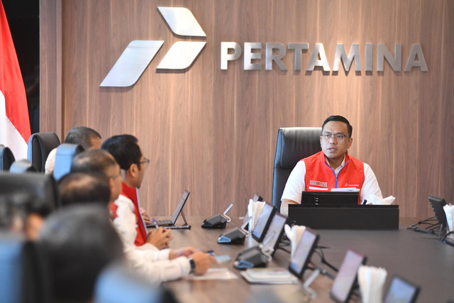 Direktur Utama Pertamina Persero Simon Aloysius Mantiri memberikan sambutan sekaligus pembukaan Satgas Ramadan & Idul Fitri (RAFI) 2025, pada senin (17/3) di Ghra Pertamina. Foto: Dok. Pertamina