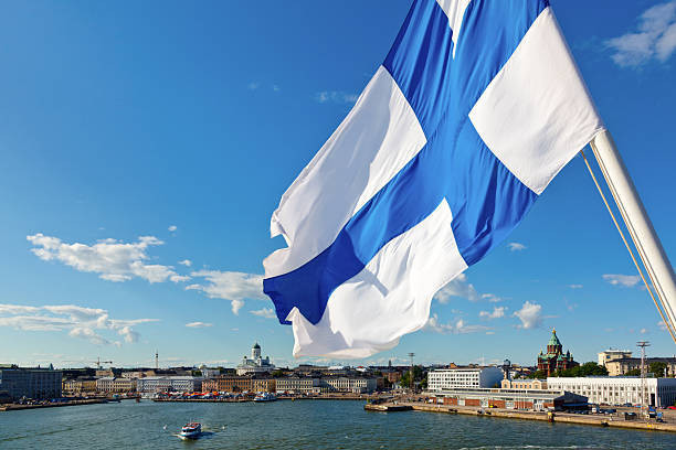 https://www.istockphoto.com/id/foto/melambaikan-bendera-finlandia-gm135190738-18528735?searchscope=image%2Cfilm 