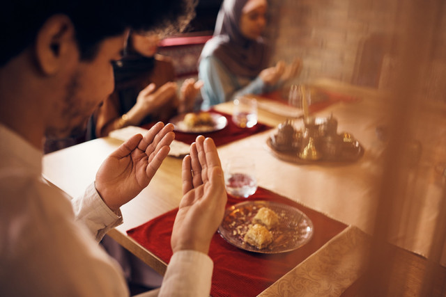 Ilustrasi buka puasa. Foto: Shutterstock