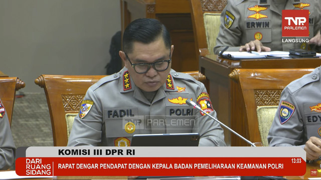 Kabaharkam Polri Komjen Fadil Imran pada acara RDP antara Komisi III DPR RI bersama Kepala Badan Pemeliharaan Keamanan Polri di Gedung Parlemen, Jakarta, Selasa (18/3/2025). Foto: YouTube/ TVR Parlemen