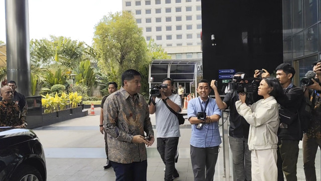 Menteri Perumahan dan Kawasan Permukiman (PKP) Maruarar Sirait mendatangi Gedung Merah Putih KPK, Jakarta Selatan, Selasa (18/3/2025).  Foto: Jonathan Devin/kumparan