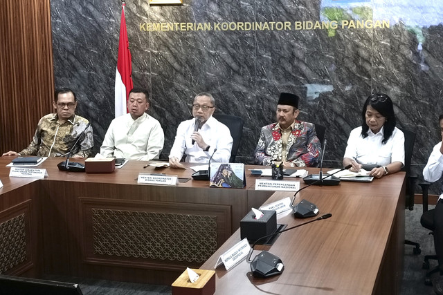 Menteri Koordinator Bidang Pangan Zulkifli Hasan di kantornya, Jakarta, Selasa (18/3).  Foto: Muhammad Fhandra Hardiyon/kumparan