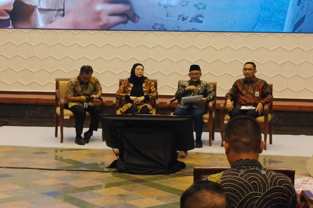 Mendikdasmen Abdul Mu'ti meluncurkan Rapor Pendidikan Daerah dan Rapor Pendidikan Satuan Pendidikan di Kantor Kemendikdasmen, Jakarta, Selasa (18/3/2025). Foto: Wisnu Prasetiyo/kumparan