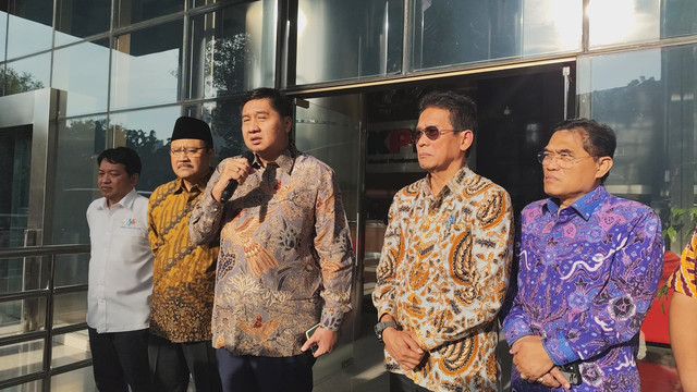 Menteri PKP Maruarar Sirait dan Mensos Saifullah Yusuf (Gus Ipul) mendatangi Gedung Merah Putih KPK, Jakarta Selatan, Selasa (18/3/2025). Foto: Jonathan Devin/kumparan