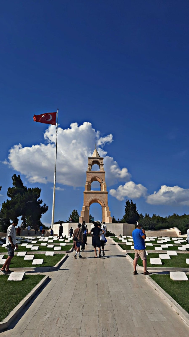 Makam para pahlawan yang gugur di Perang Çanakkale. Sumber : Koleksi Pribadi Penulis