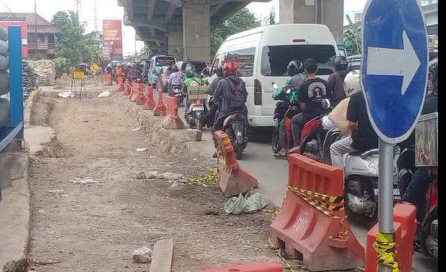 Jalan Kalimalang, Kota Bekasi, Selasa (18/3/2025). Dok: kumparan