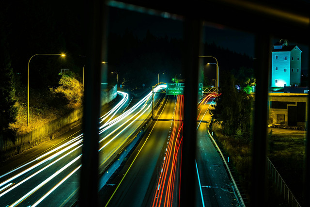 Tarif tol Trans Jawa 2025. Foto hanya ilustrasi, bukan tempat sebenarnya. Sumber: Unsplash/Trevin Rudy