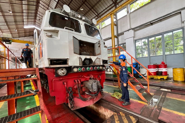 Pelaksanaan General Check Up kereta di DAOP 3 Cirebon, Rabu (19/3/2025). Foto: kumparan