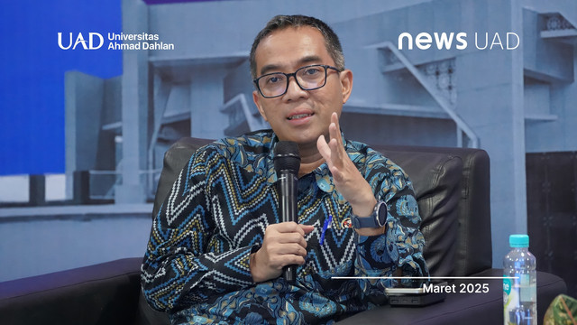 Mendiktisaintek RI Prof. Brian Yuliarto, S.T., M.Eng., Ph.D. dalam kunjungannya ke Universitas Ahmad Dahlan (UAD) (Foto. Humas dan Protokol UAD)