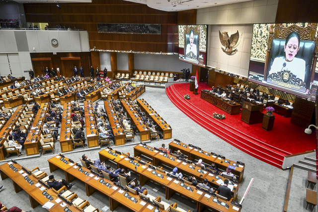 Suasana Rapat Paripurna ke-15 DPR Masa Persidangan II Tahun Sidang 2024-2025 di Kompleks Parlemen, Senayan, Jakarta, Kamis (20/3/2025). Foto: Rivan Awal Lingga/ANTARA FOTO