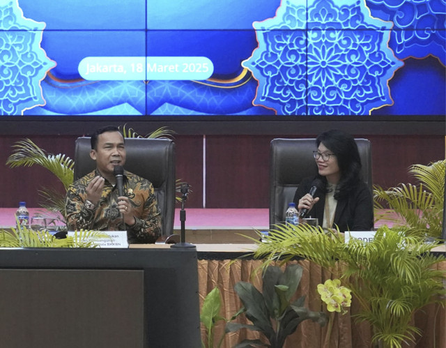 Mendukbangga Wihaji dalam rapat bersama media di Kemendukbangga. Foto: Dok. Kemendukbangga