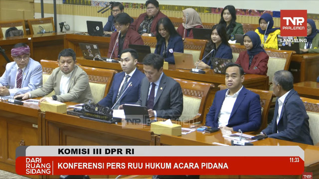 Komisi III DPR menggelar konferensi pers soal revisi KUHAP. Foto: Youtube/ TVR Parlemen