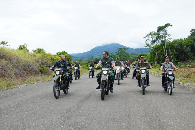 KSAD Jenderal Maruli tutup TMMD ke-123 di Morowali. Foto: TNI AD