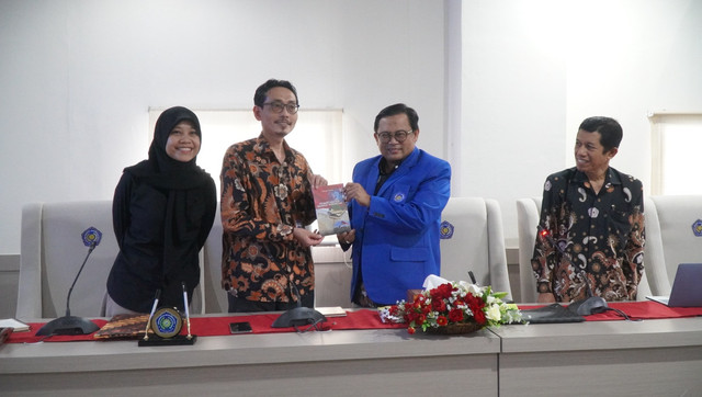 Wakil Rektor II Universitas Muhammadiyah (Unismuh) Makassar Menerima Kunjungan Balai Bahasa Provinsi Sulawesi Selatan, dalam kunjungan silaturahmi tersebut membahas tentang rencana kerja Tahun 2025   