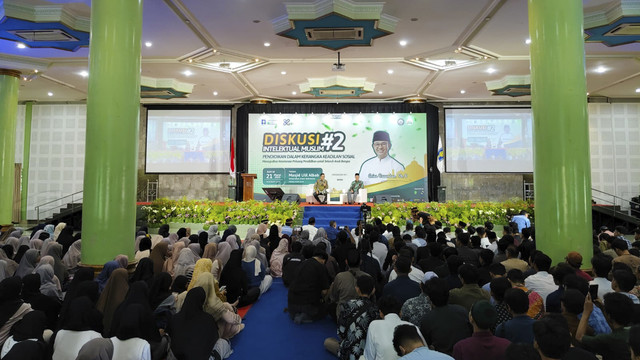 Anies Baswedan menjadi pembicara di Universitas Islam Indonesia, Kabupaten Sleman, Jumat (21/3/2025). Foto: Arfiansyah Panji Purnandaru/kumparan