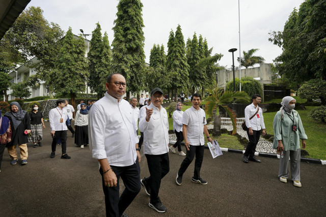 Menteri Sosial, Saifullah Yusuf meninjau kesiapan sarana dan prasarana Sekolah Rakyat di Pusat Pendidikan dan Pelatihan Pengembangan Profesi (Pusdiklatbangprof) Margaguna, Pondok Indah, Jakarta Selatan. Foto: Dok. Kemensos