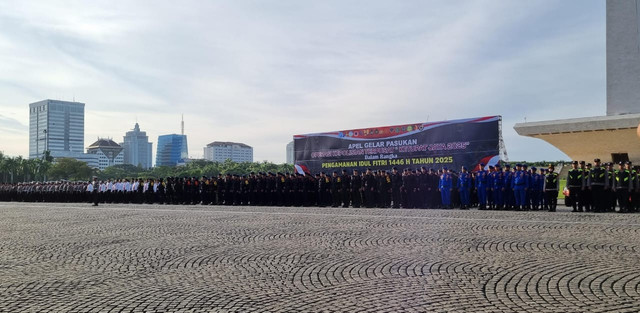 Apel gelar pasukan Operasi Ketupat 2025 di Silang Monas, Jakarta Pusat. Foto: Rachmadi Rasyad/kumparan