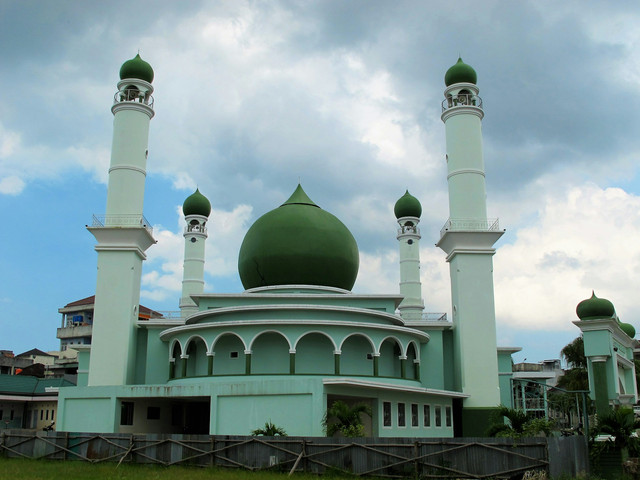 Masjid Agung Alun-Alun Bandung, Foto Hanya Ilustrasi, Bukan Gambar Sebenarnya, Sumber Foto: Unsplash/Ruben Sukantendel