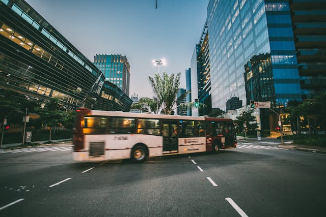 Sleeper bus Klaten Jakarta. Foto hanya ilustrasi, bukan bus yang sebenarnya. Sumber: Pexels/Kaique Rocha