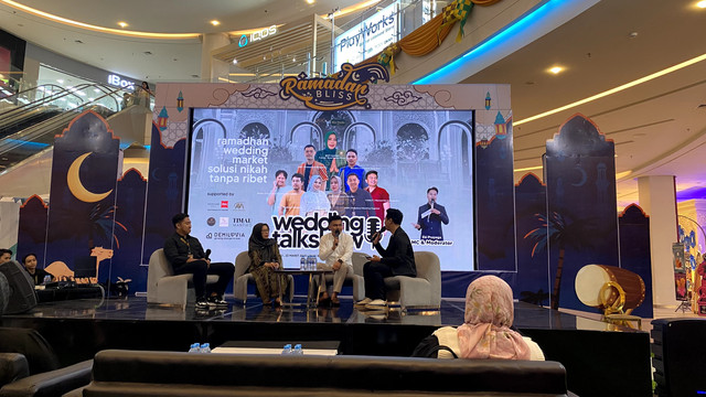 Sesi talkshow 'Ramadhan Wedding Market Solusi Nikah Tanpa Ribet' di Central Lobby Gaia Bumi Raya City Mall, Kubu Raya, Kalimantan Barat pada Sabtu, 22 Maret 2025.