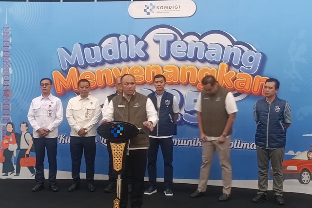 Dirjen Infrastruktur Digital Wayan Toni Supriyanto dalam konferensi pers kasus fake BTS di Kantor Kemkomdigi, Jakarta, Selasa (25/3/2025). Foto: Thomas Bosco/kumparan