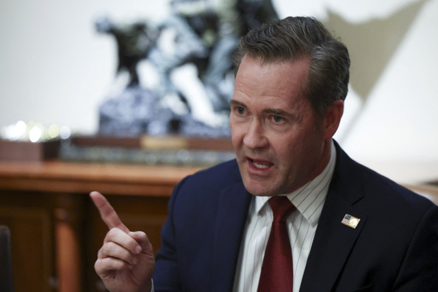Penasihat Keamanan Nasional AS Mike Waltz. Foto: Evelyn Hockstein/Reuters