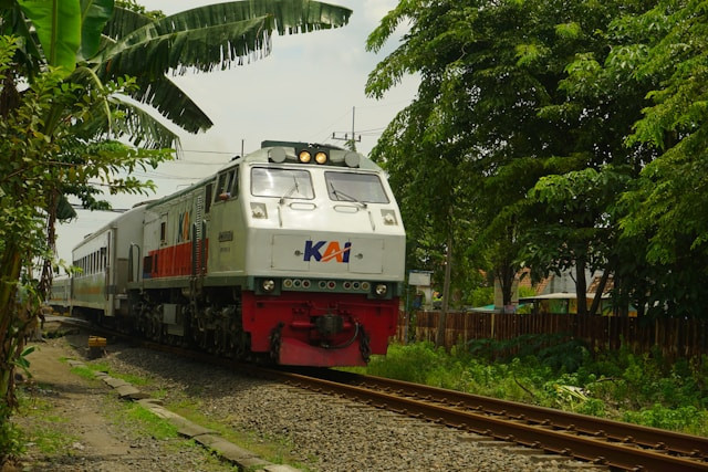 Tiket kereta api Malang Jogja 2025. Foto hanyalah ilustrasi, bukan tempat yang sebenarnya. Sumber: Unsplash/muhammad arief