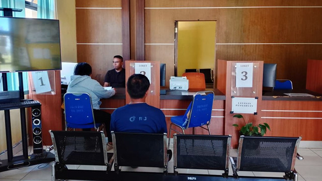 Layanan terbatas di kantor Dinas Dukcapil Kabupaten Bolmong selama libur panjang lebaran.
