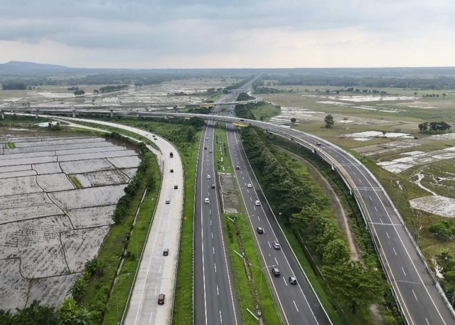 Rakayasa lalu lintas one way pada saat arus balik Lebaran 2025 di ruas Tol Cipali, Jumat (4/4/2025). Foto: Dok. Istimewa