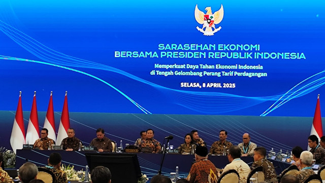 Presiden Prabowo Subianto menghadiri acara sarasehan ekonomi di Menara Mandiri Sudirman, Jakarta pada Selasa (8/4/2025). Foto: Luthfi Humam/kumparan