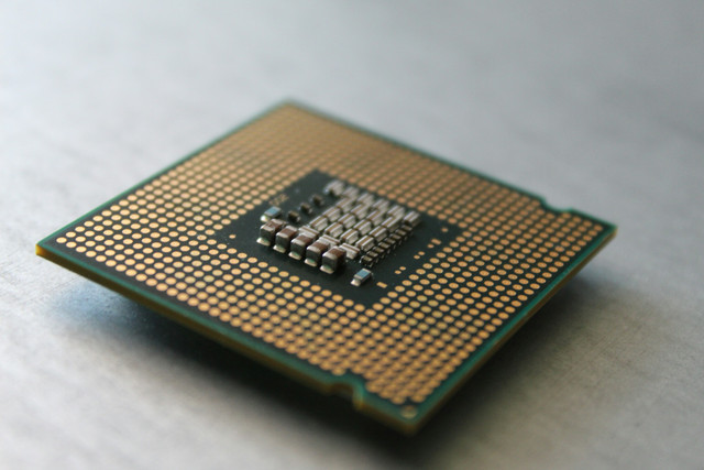 Chipset adalah komponen penting di dalam perangkat elektronik seperti smartphone, tablet, atau laptop. Foto: Pexels