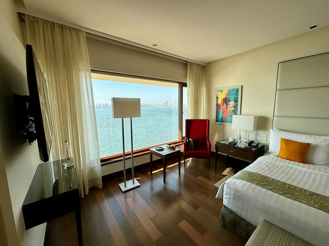Harga Hotel Laut Biru Pangandaran. Foto hanya sebagai ilustrasi saja, bukan tempat sebenarnya. Sumber: Unsplash/Sirav Talwar.