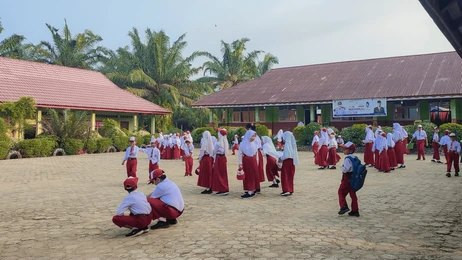 Ilustrasi anak sekolah dasar sumber: shutterstock.com
