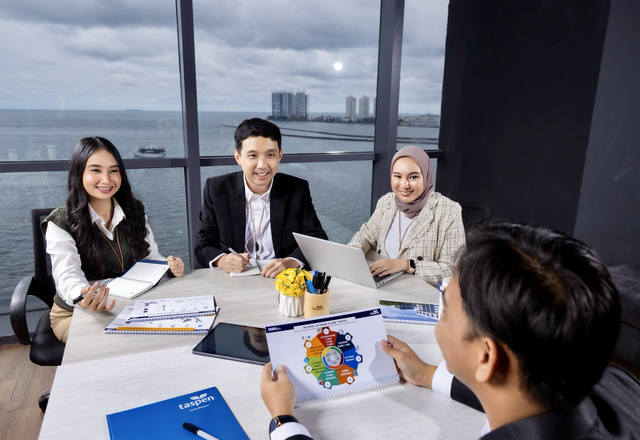 TASPEN berhasil meraih Employees Choice in Special Insurance Category dalam ajang 6th Indonesia Best 50 CEO Award berkat penerapan ekosistem kerja yang adaptif dan kolaboratif. Foto: Dok. TASPEN