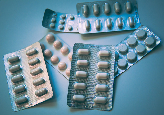 Ilustrasi cara menyimpan obat yang benar. Sumber: christine sandu/unsplash