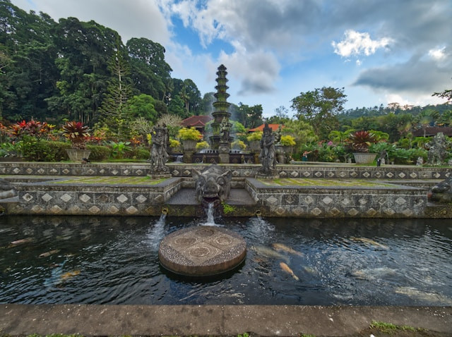 Tirta Gangga Bali. Foto Taman Tirta Gangga Bali. Sumber: unsplash.com/René Riegal
