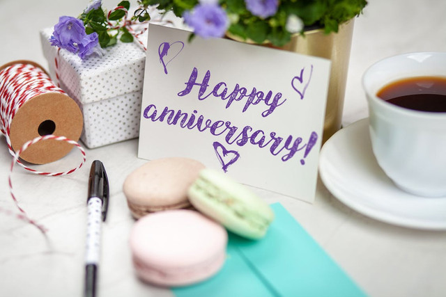Ilustrasi kata-kata anniversary yang tidak lebay. Foto: Pexels/ George Dolgikh